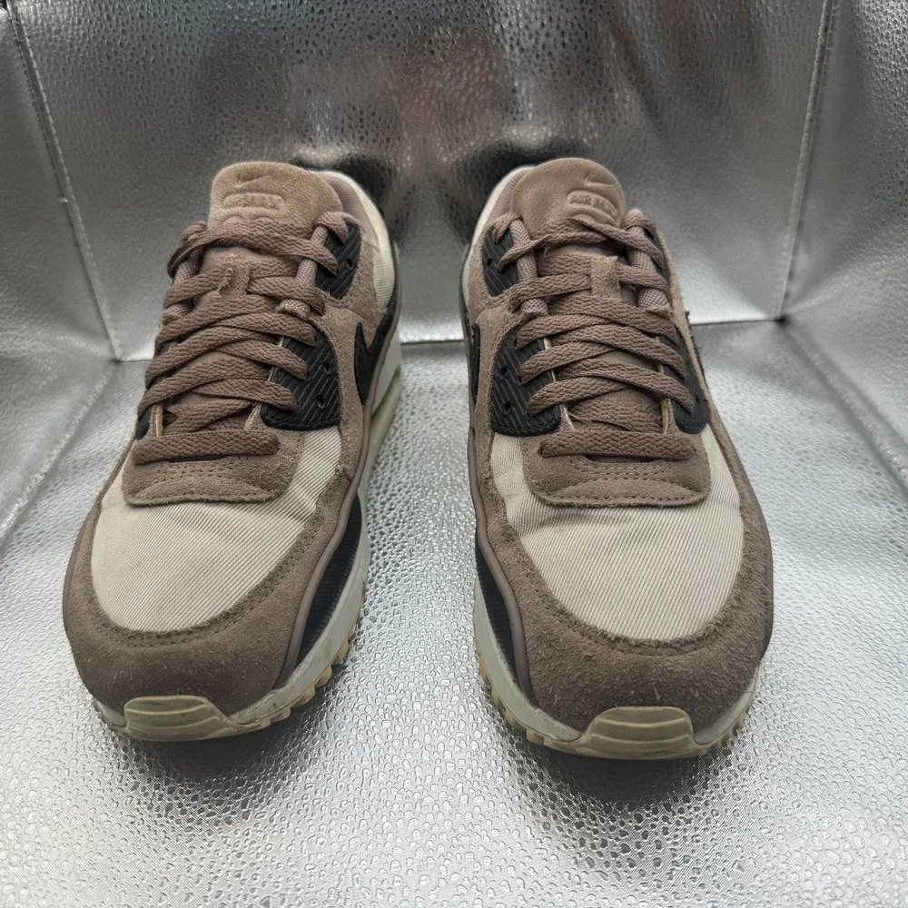Nike product pair
